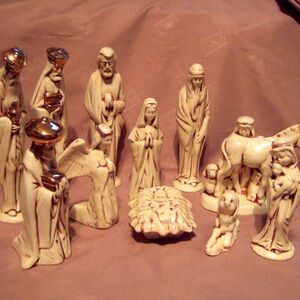 VINTAGE CERAMIC NATIVITY SCENE
